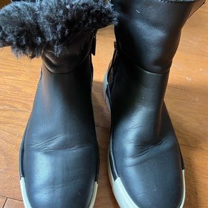 Jslides size 6.5 leather with fur trim boots barely worn